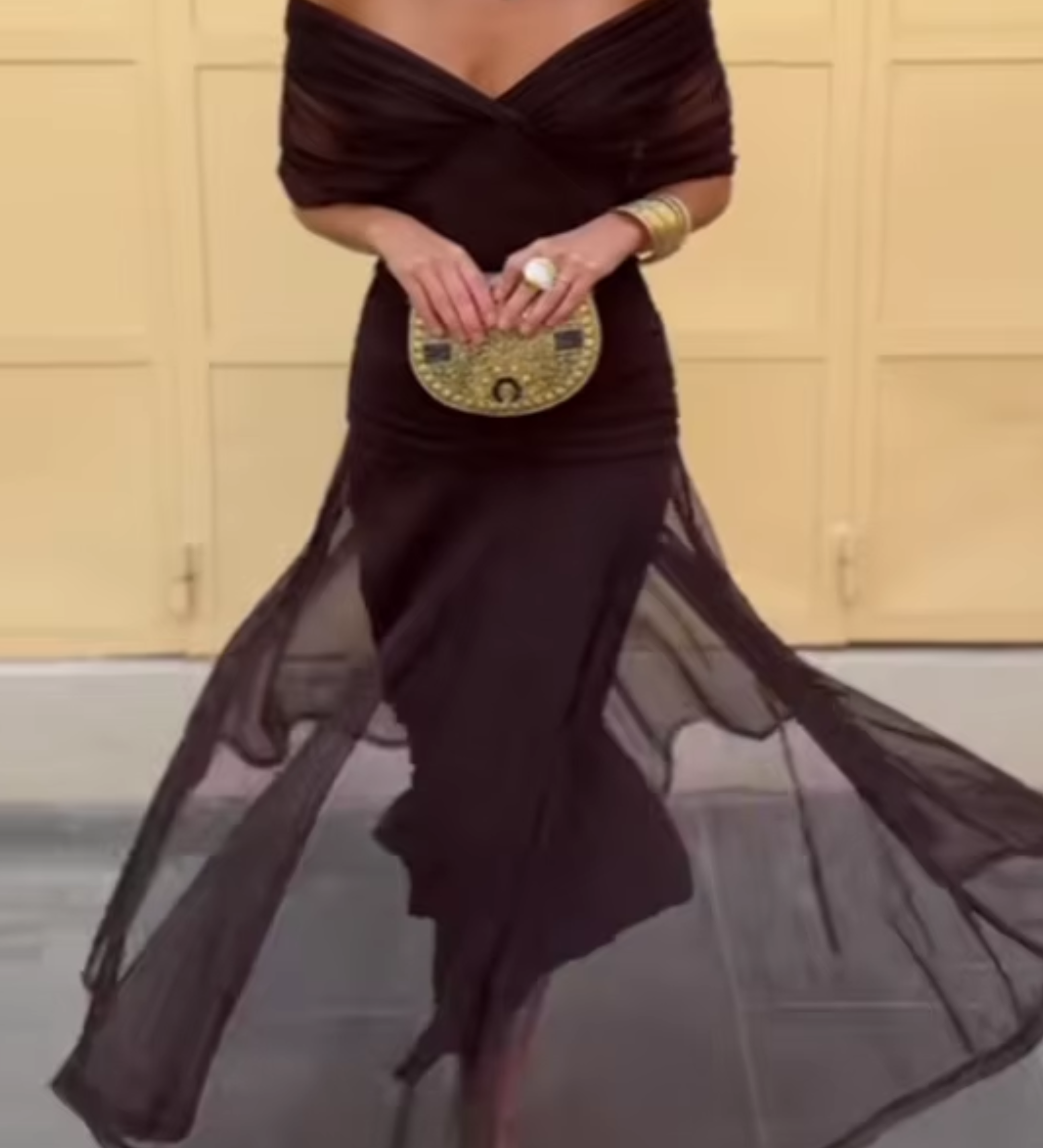 juhlamekko elegantti