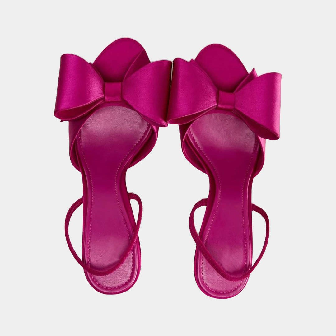 Stilisoidut kengät keinonahasta