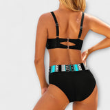 Bikini modernilla muotoilulla